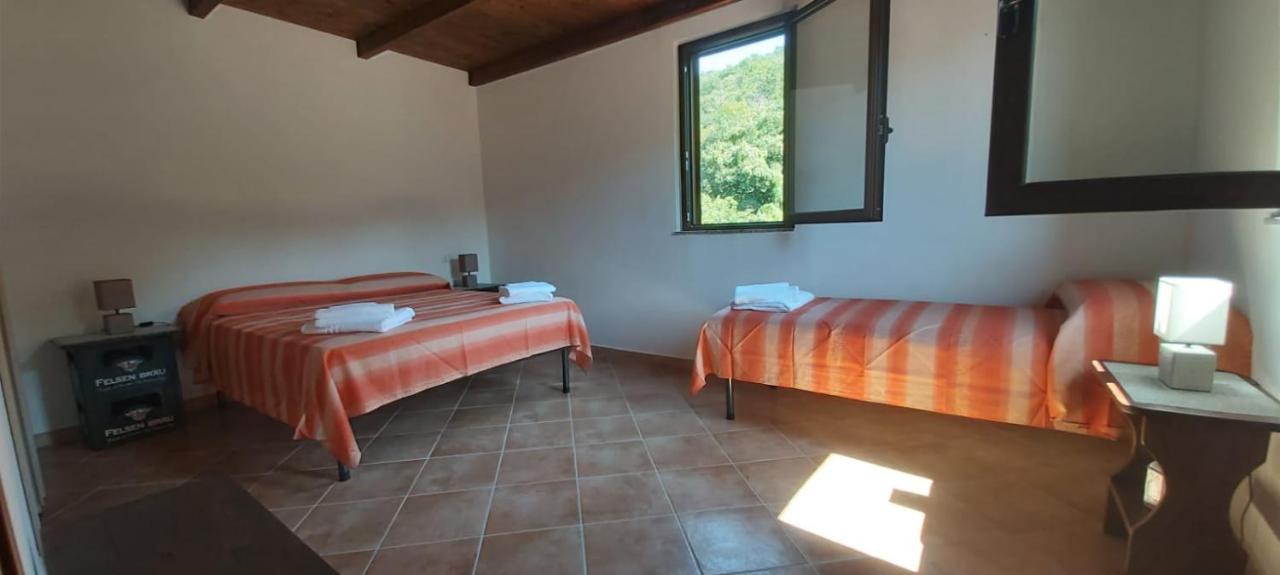 Casa Vacanza Tortorici Eksteriør billede